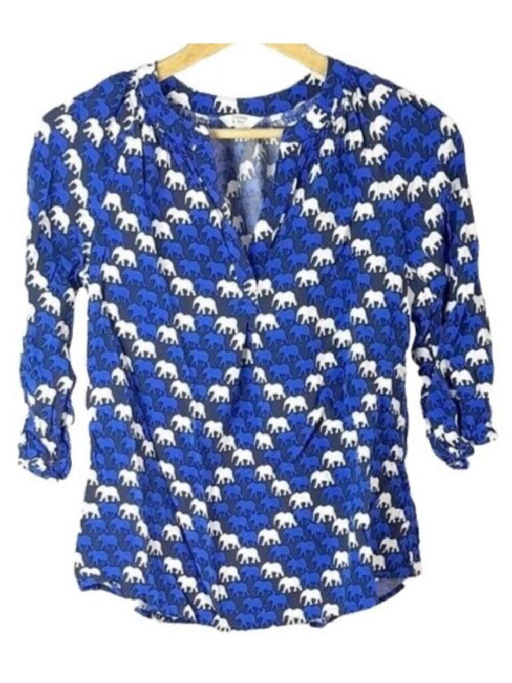 Crown & Ivy Womens Elephant Print Top Blue XS Pullover Long Sleeve Lightweight